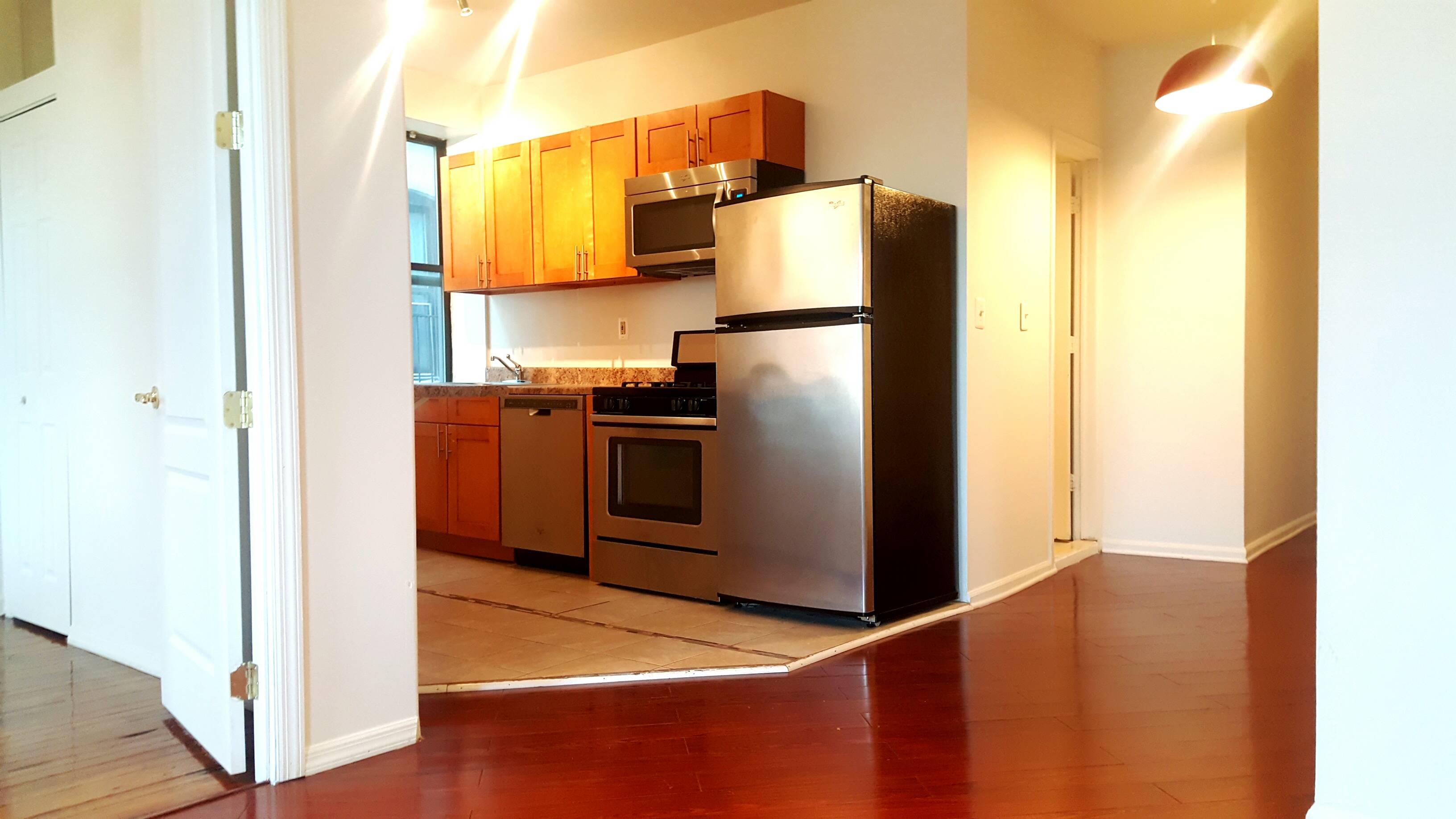 Bright 2 Bedroom in Prime Cobble Hill - 2 Blocks to Trader Joe's