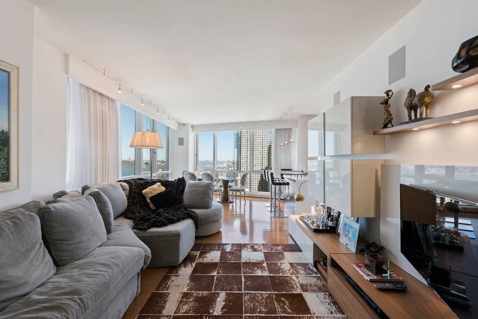 Highest Available D line at 200 Chambers! 3 bedroom, 3 bathroom