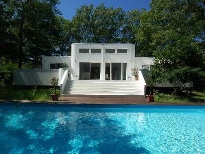East Hampton  Sparkling  Contemporary available Weekly too!