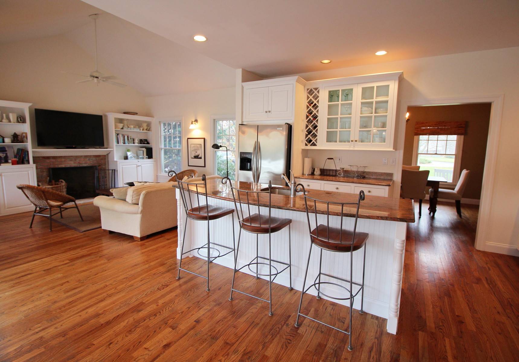 WATER MILL STUNNING S-O-H 6 BEDROOM JUST RENOVATED HOME