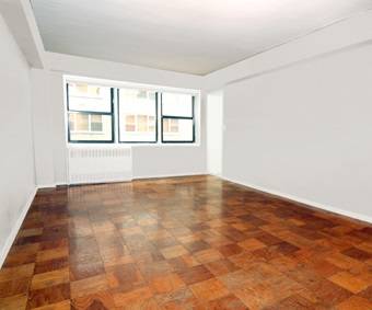 NO FEE Massive, Prime UES Studio in Doorman Building with Roof Deck