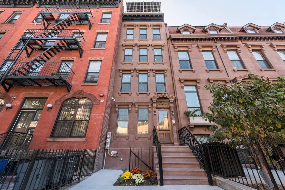 NEW GARDEN DUPLEX RENTAL IN BED STUY !!