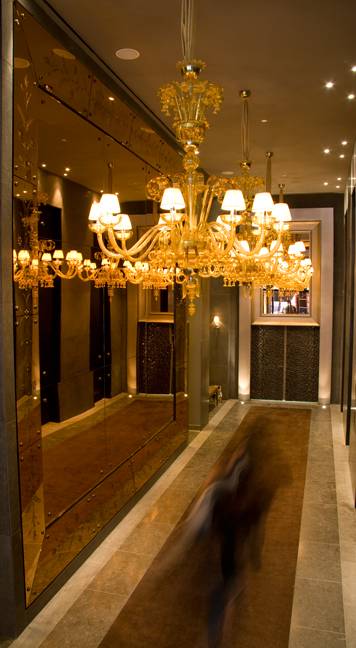 -----Downtown**Wall Street***LOFT IN LUXURY**W/D in Unit**--->>$4,400--3 Bed<<<---1079 Sq.Feet---1 Month FREE---