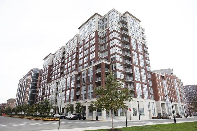 3 BED + Large Private Terrace & Deeded Parking