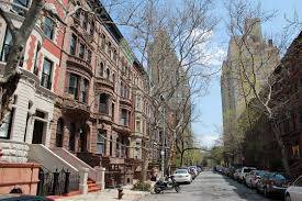 Charming Sunlit Studio.  Walk in closet. 24 Hour Doorman.  Upper West Side.  NO FEE
