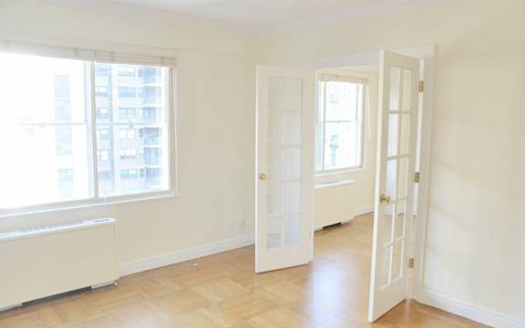 Steps to Central Park $4100 Hugh 850sf No Fee