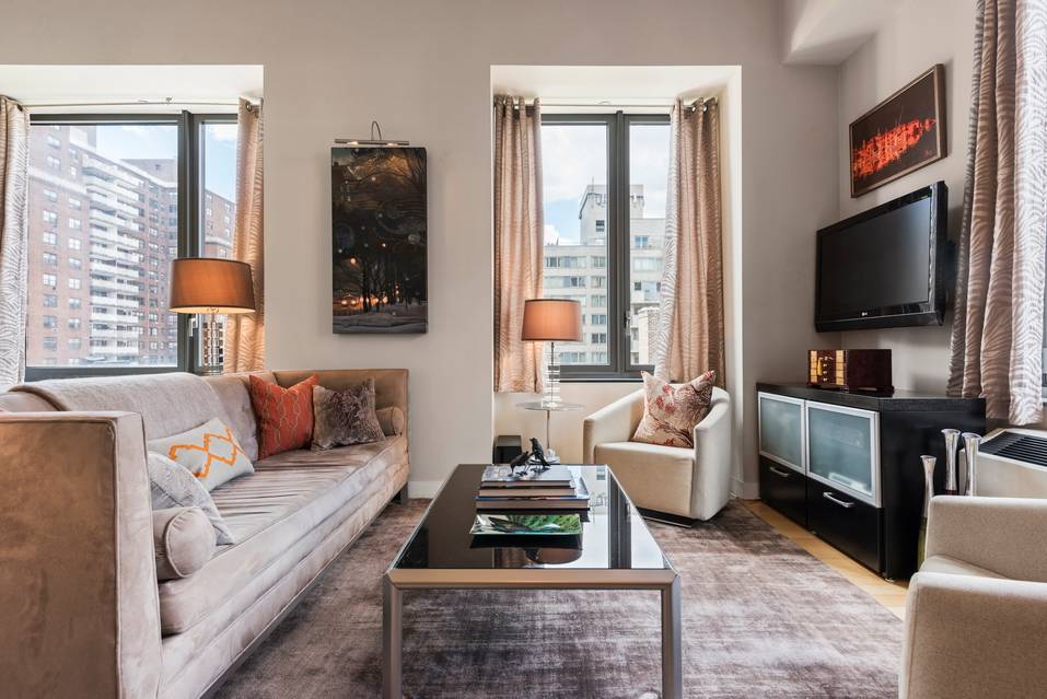 Upper East Side: Incredible Location, Full Service Building, Massive One Bedroom!!