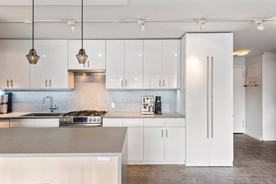 Modern & Chic Renovated Junior 4 on the UES!