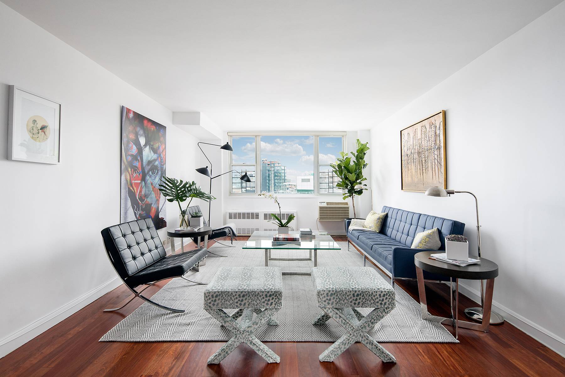 Stunning High Floor 3 bed/3bath with River Views!