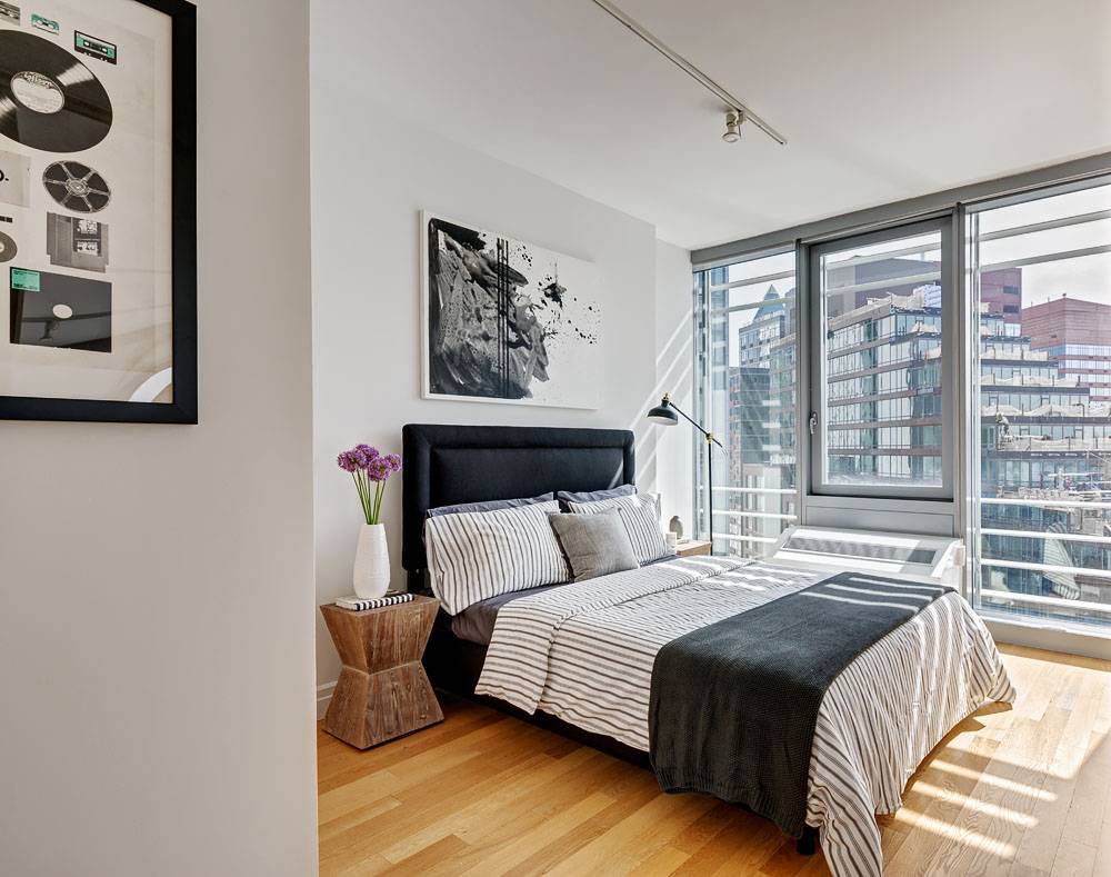 FANTASTIC 2 BEDROOM IN MIDTOWN**MERCEDES HOUSE****PETS ALLOWED