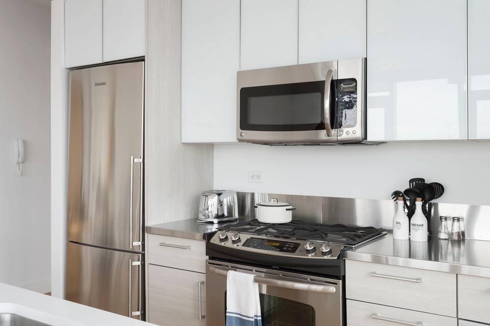 MERCEDES HOUSE**MIDTOWN** ONE BEDROOM**HUDSON RIVER PARK