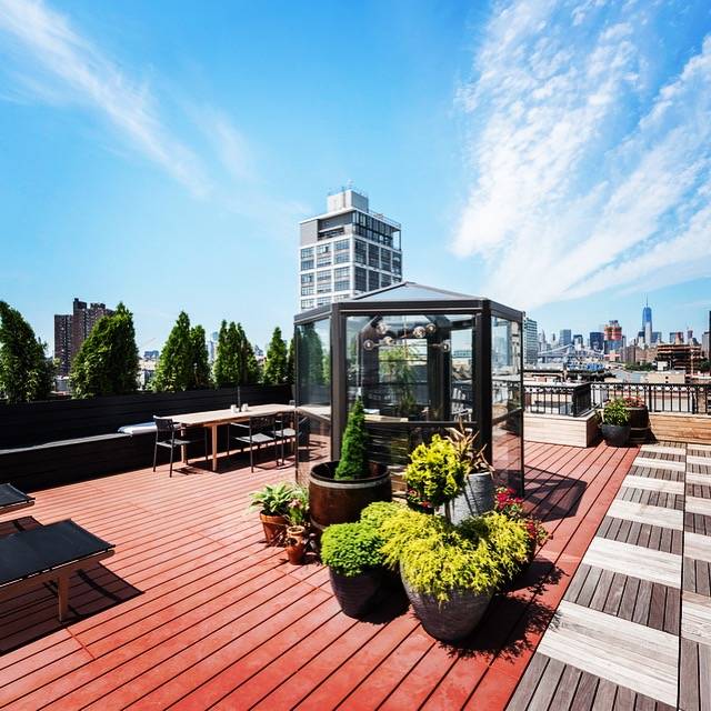 ESCAPE TO THIS OASIS OF INDOOR/OUTDOOR SPACE