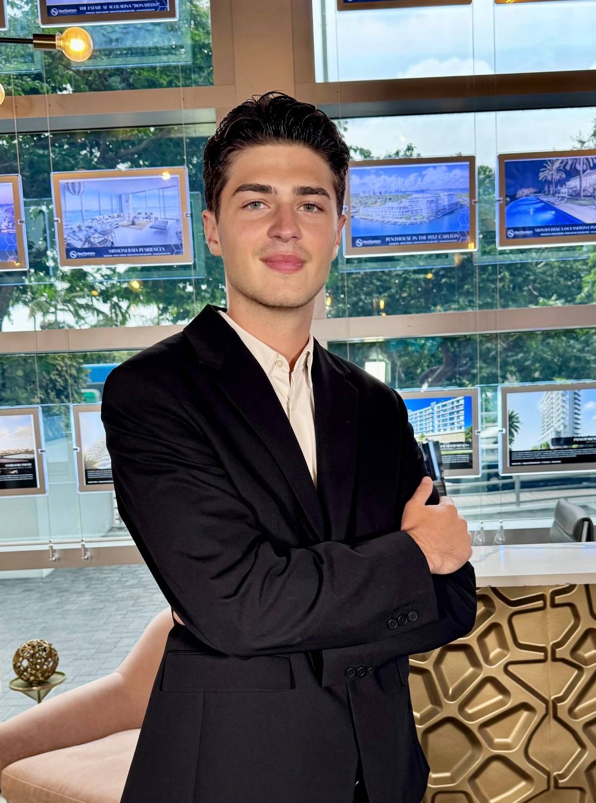 Steven Mikhli