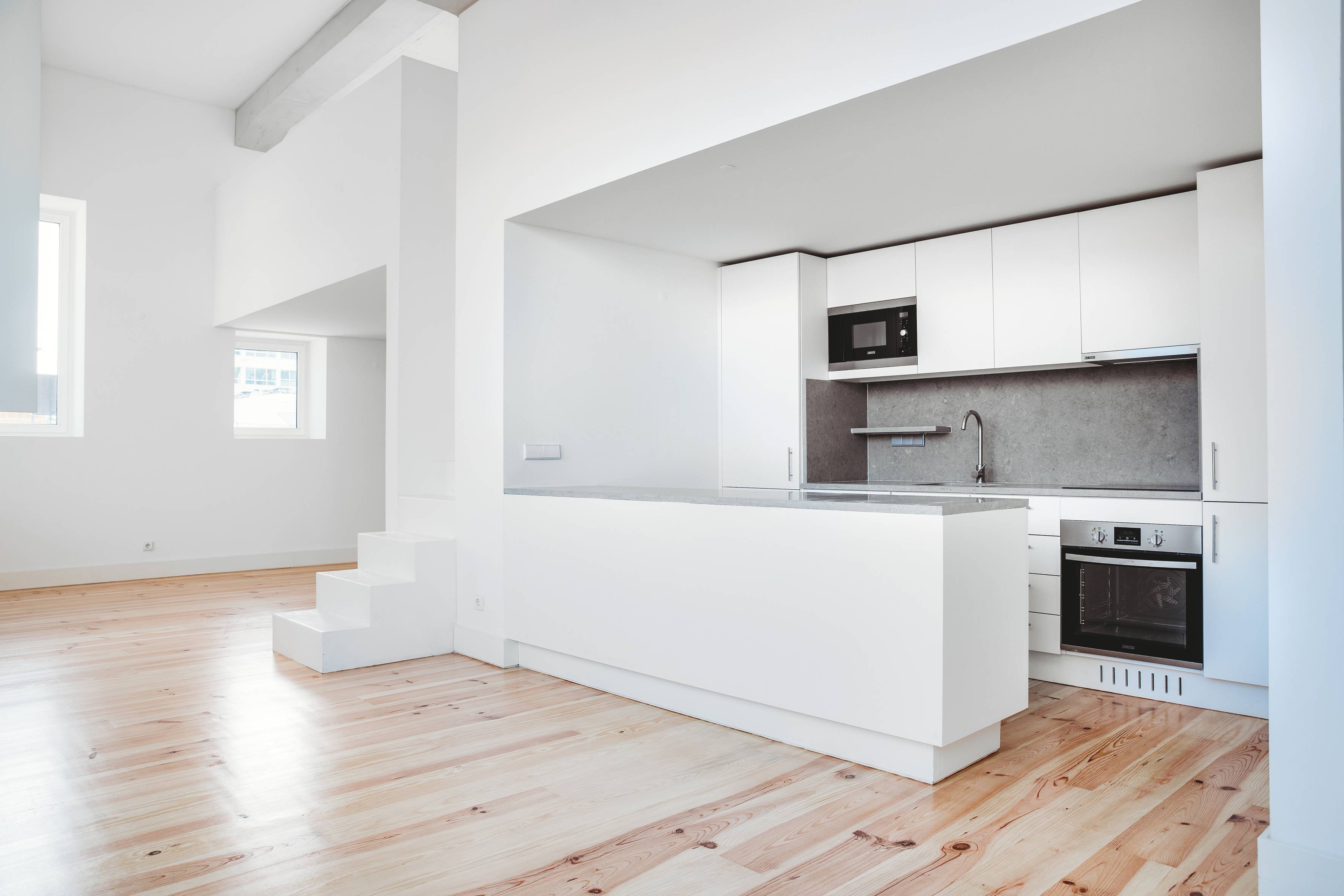 Riverside Apartment| Prime Location | Rooftop Terrace| Market District