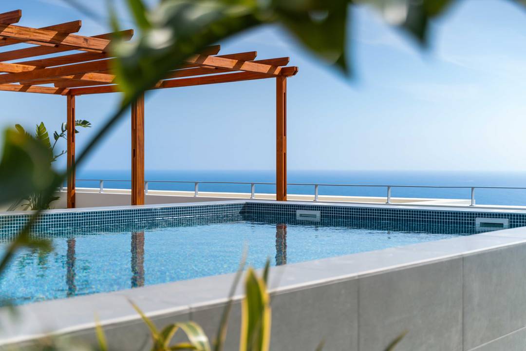 Penthouse | Private Rooftop Pool | Dramatic Ocean Front Views | C. Lobos , Madeira