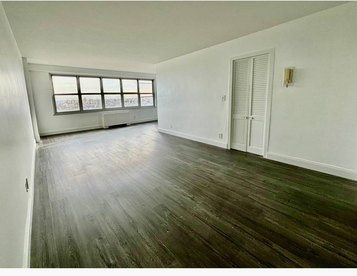 19th-Floor Riverdale One-Bedroom Apartment with Stunning Hudson River Views!