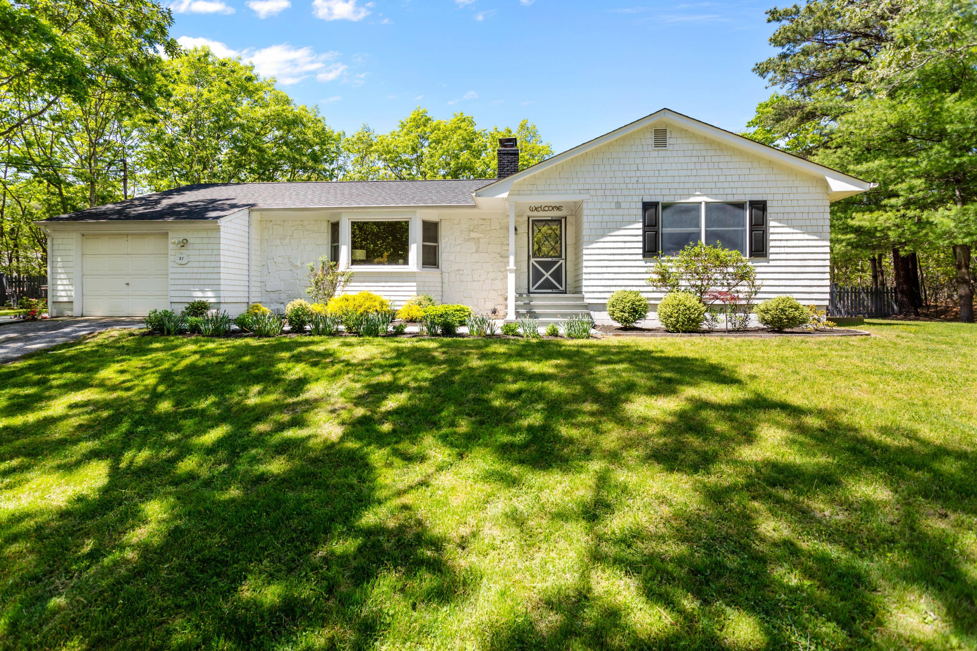 Quiet Sag Harbor Retreat 