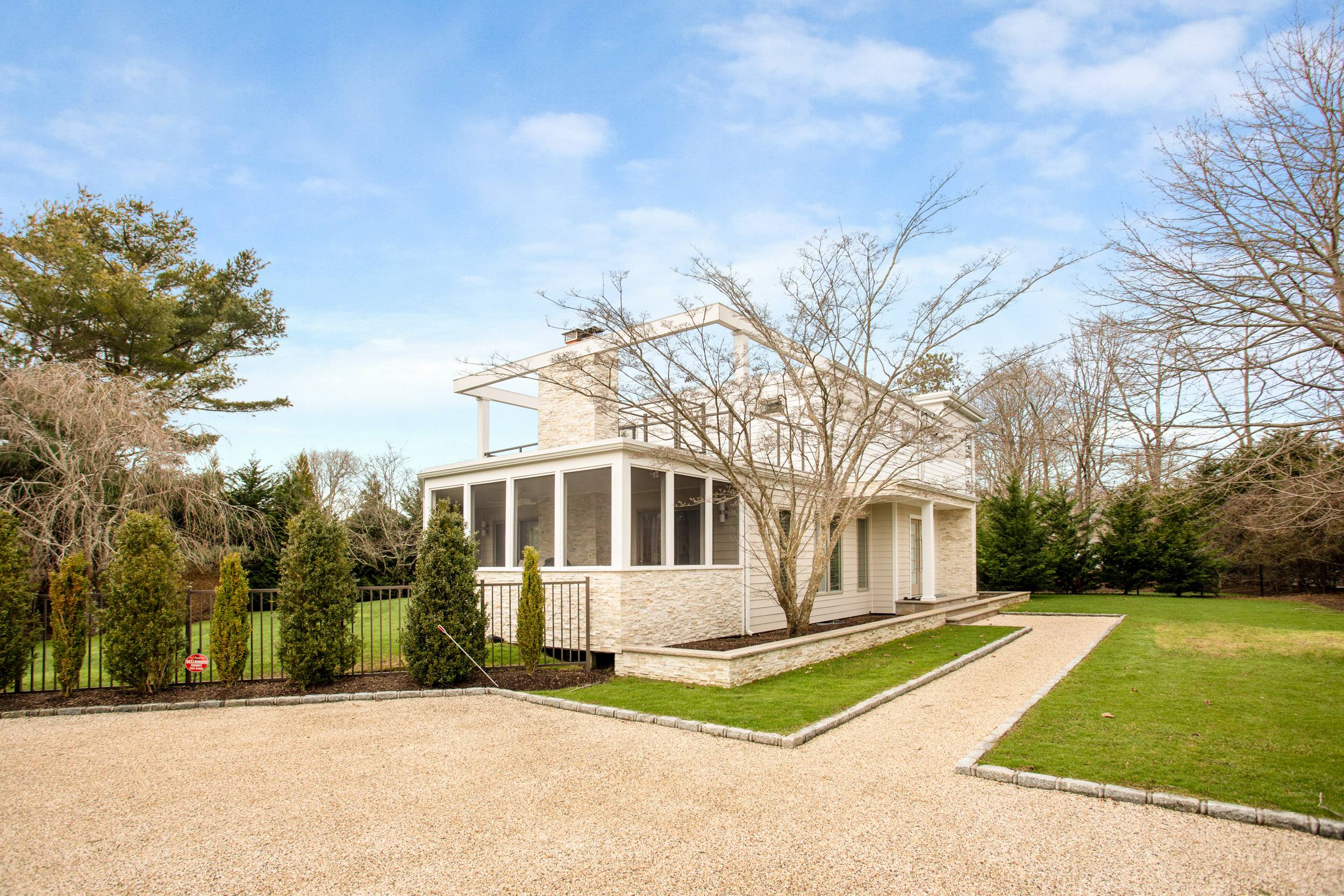 PRISTINE WESTHAMPTON BEACH POST MODERN