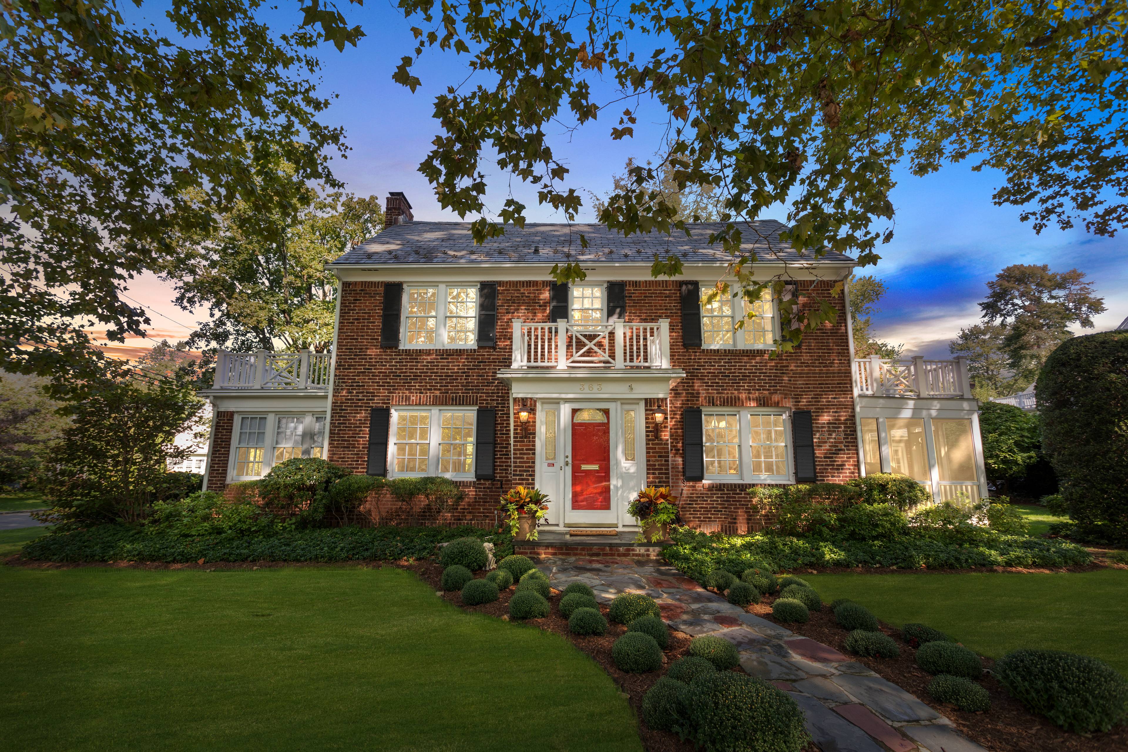 Manhasset Colonial Rental