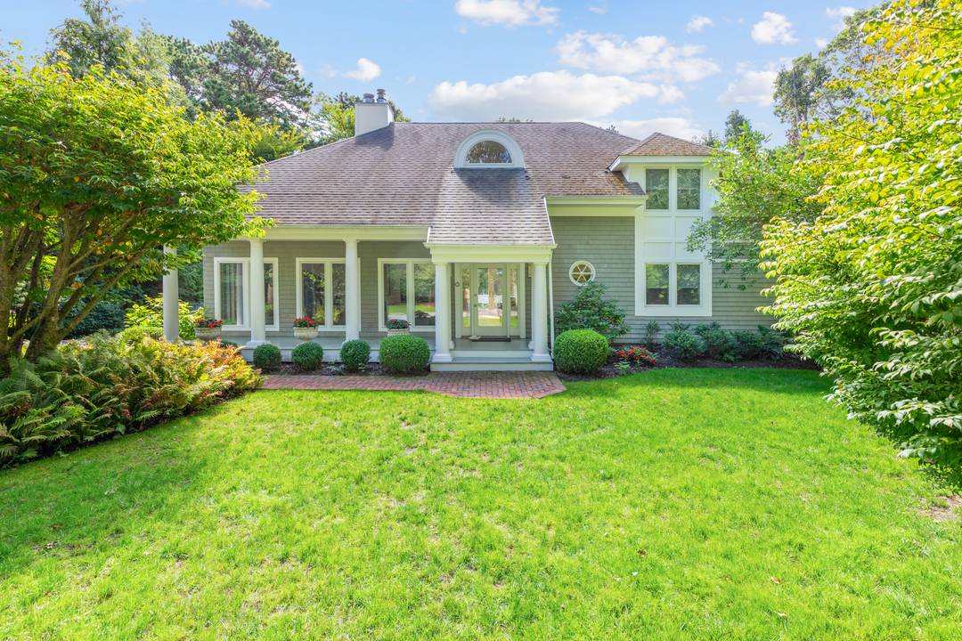 East Hampton Gated Contemporary Oasis