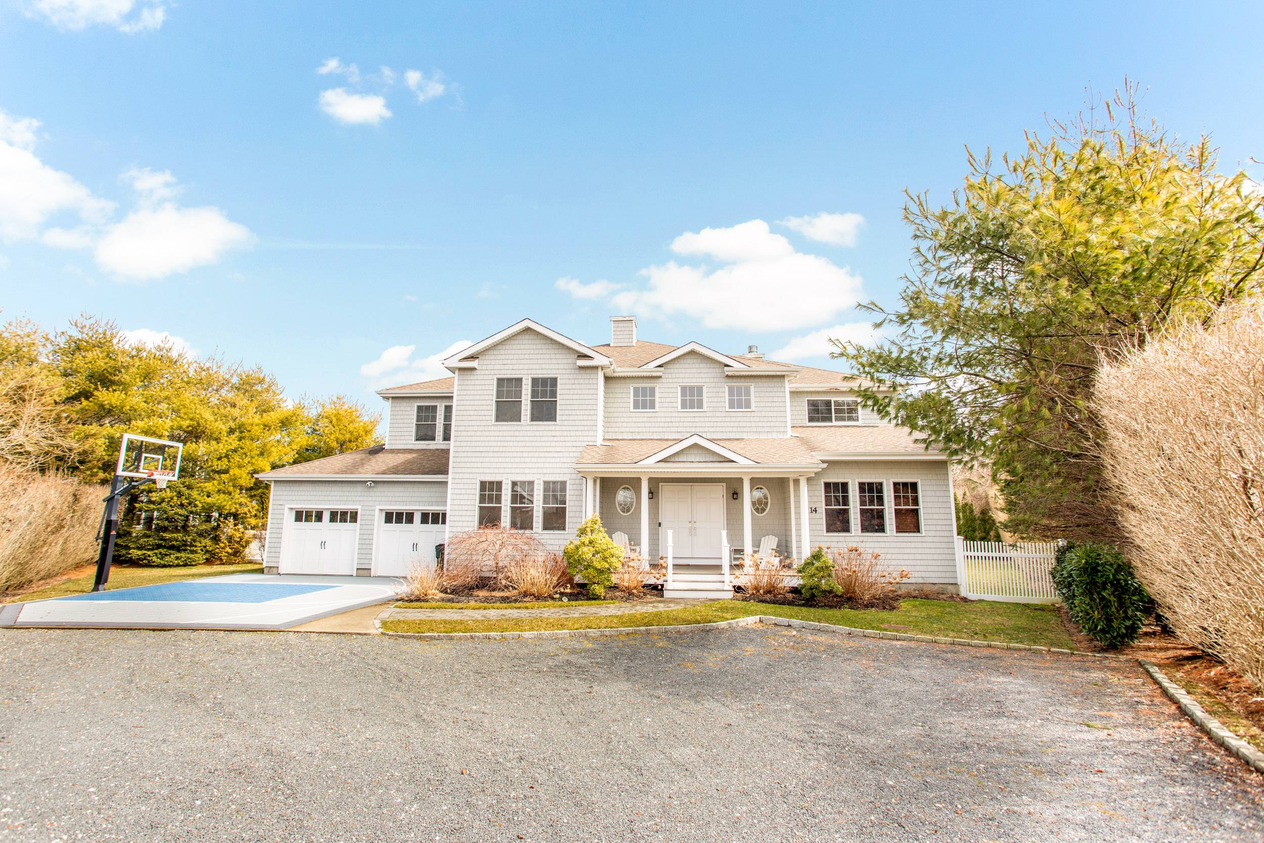 Magnificent Home In Southampton