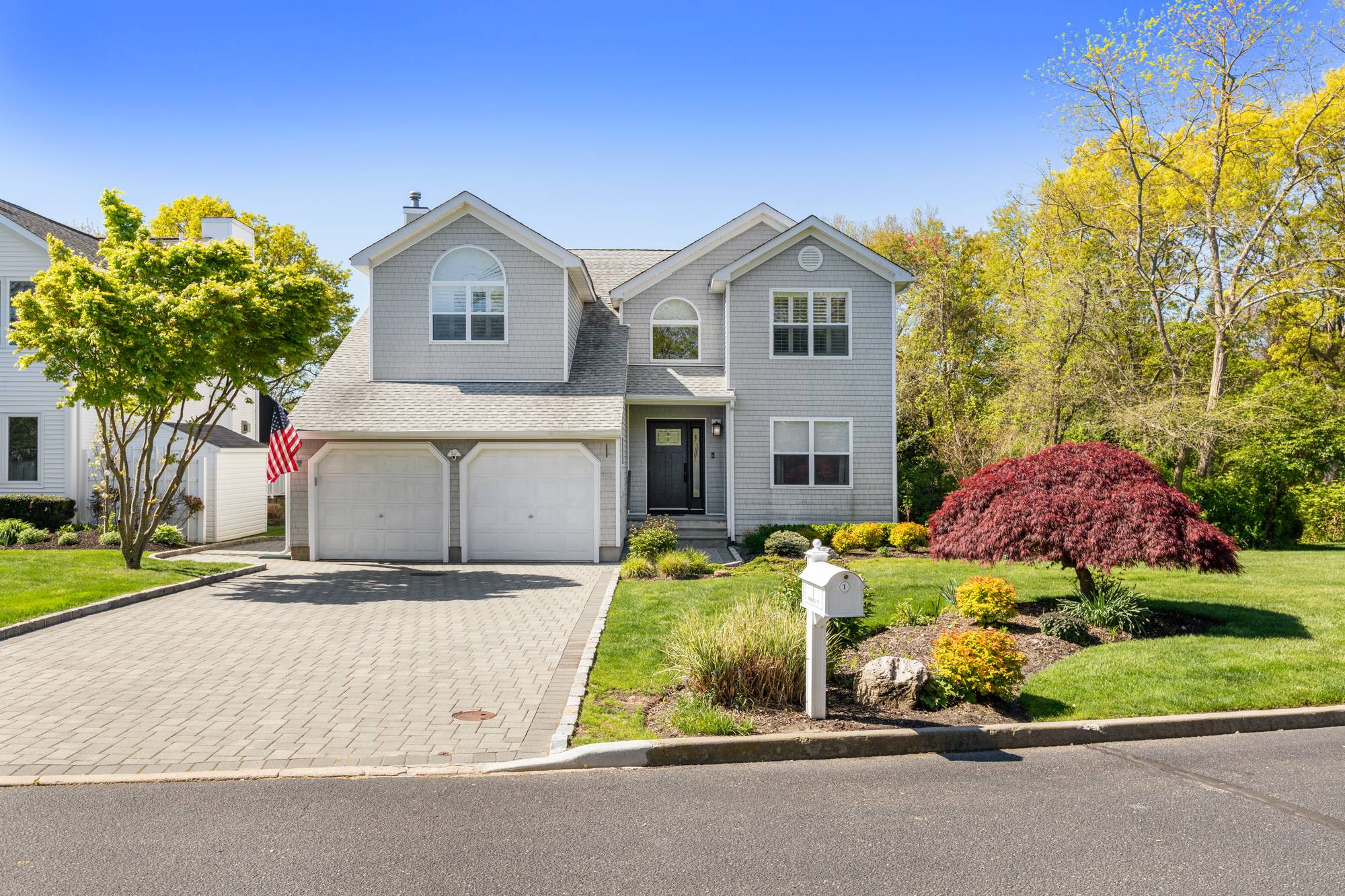 1 Fairwind Court, Oakdale NY