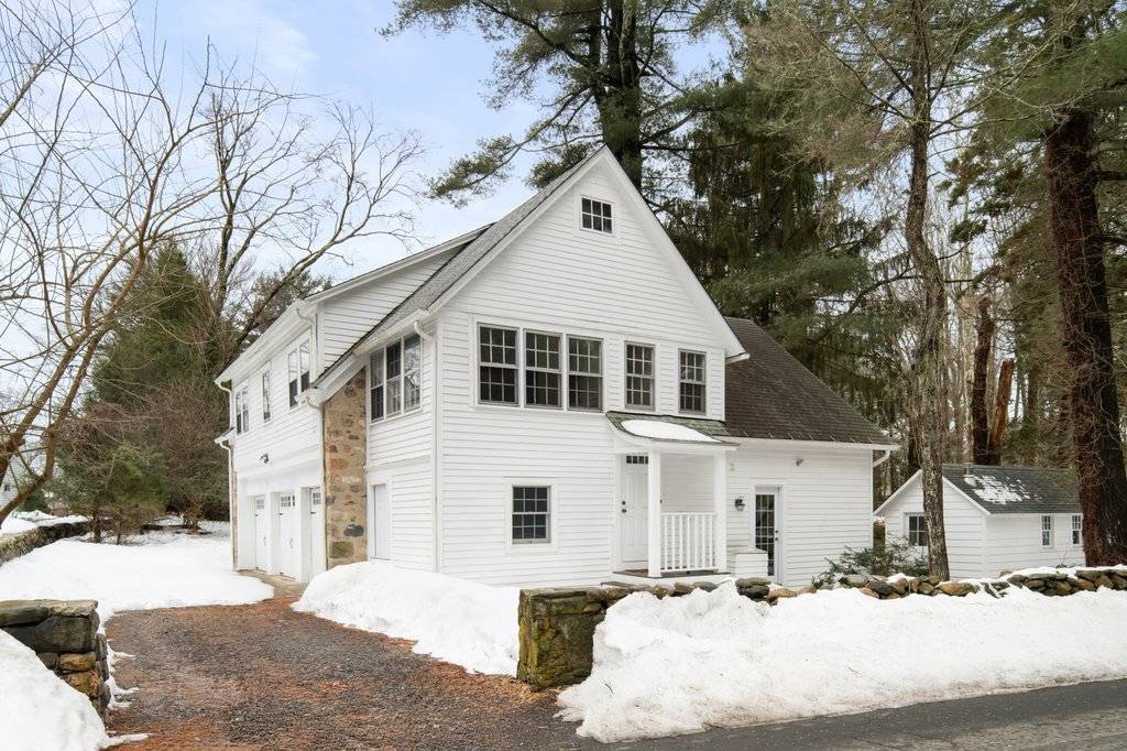 14 Chestnut Hill, Stamford, CT 06903