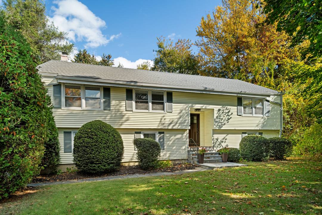 Modern Riverside Living | Completely Redone 2025 | Walk to Train & Top Schools