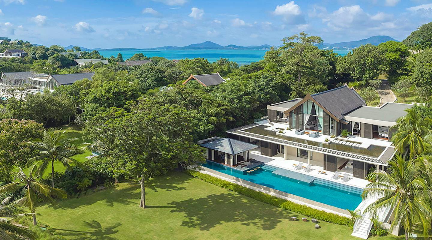 Stunningly Designed Beachfront Haven in Cape Yamu