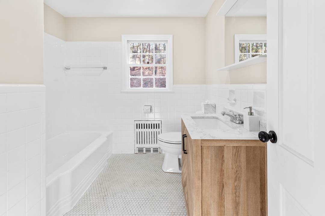 Charming Colonial in the Heart of Smithtown