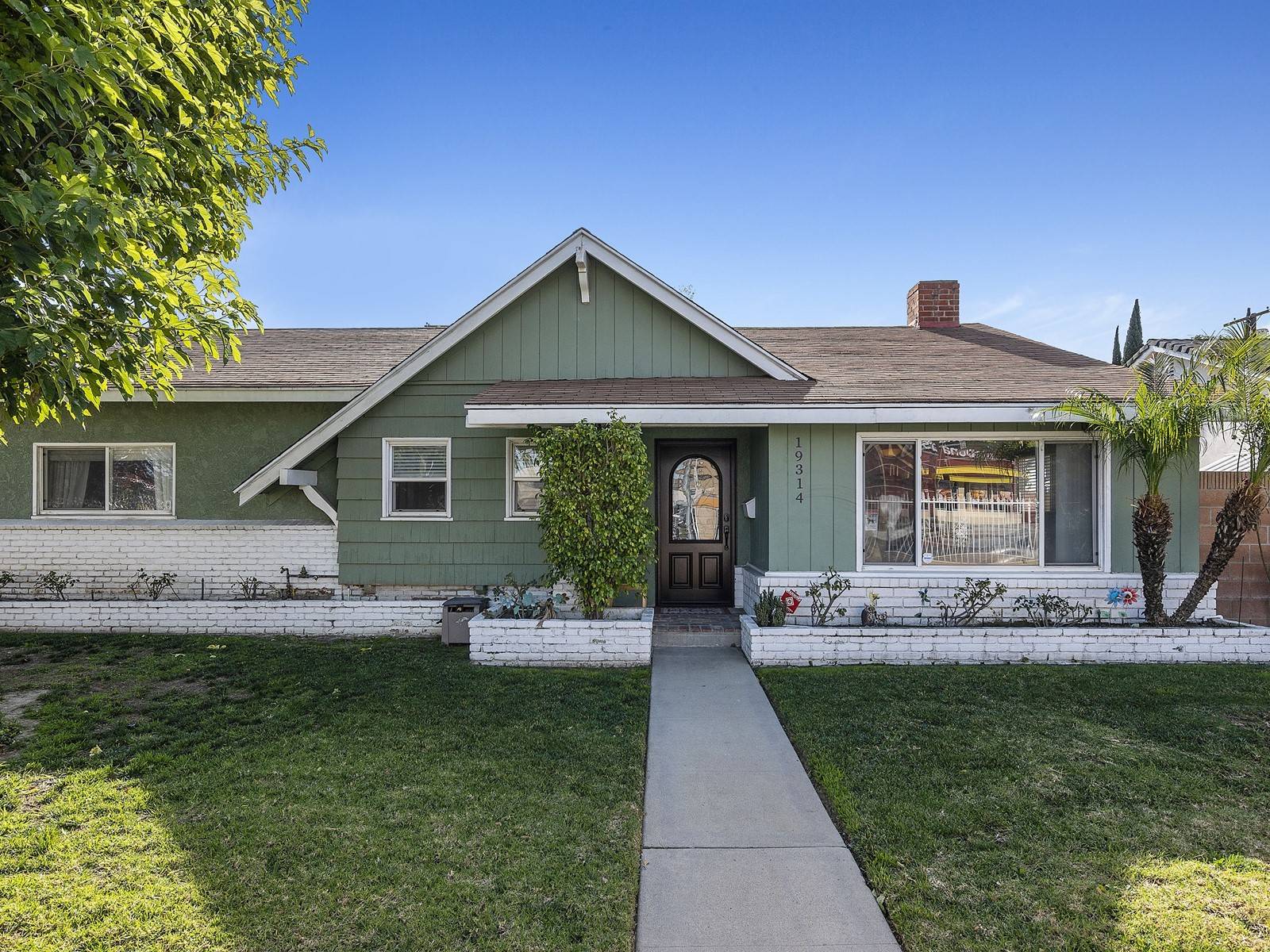 Charming Northridge Home!