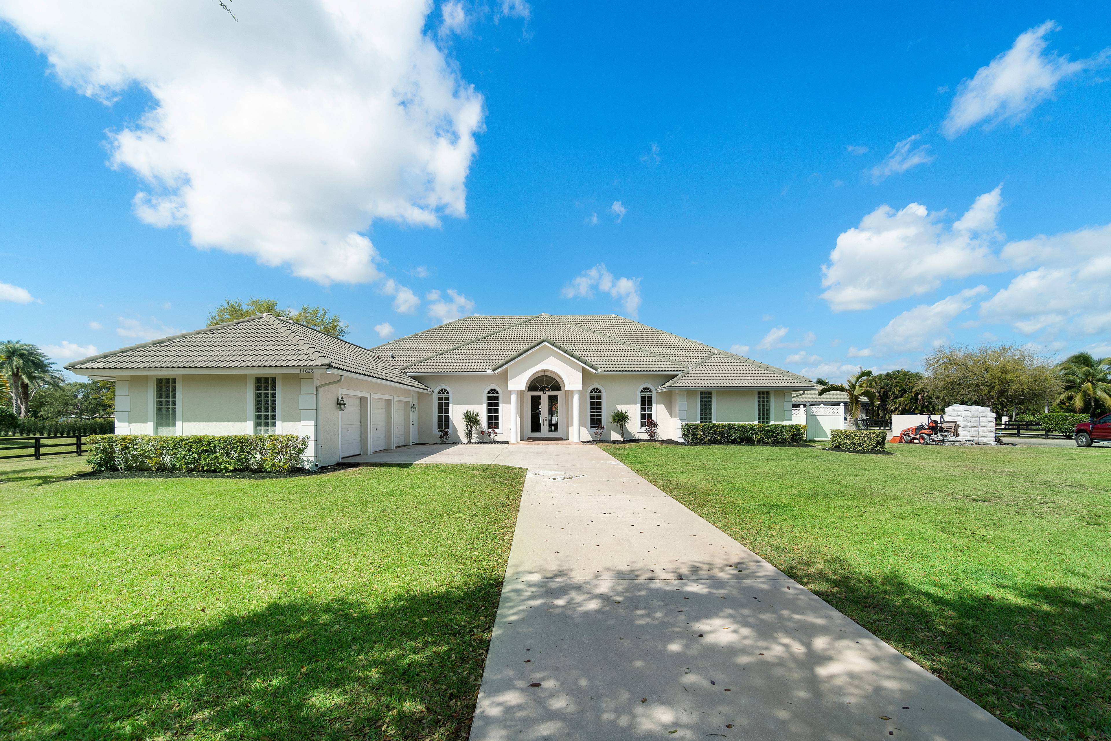 8 Stall barn with updated pool home in Paddock Park II