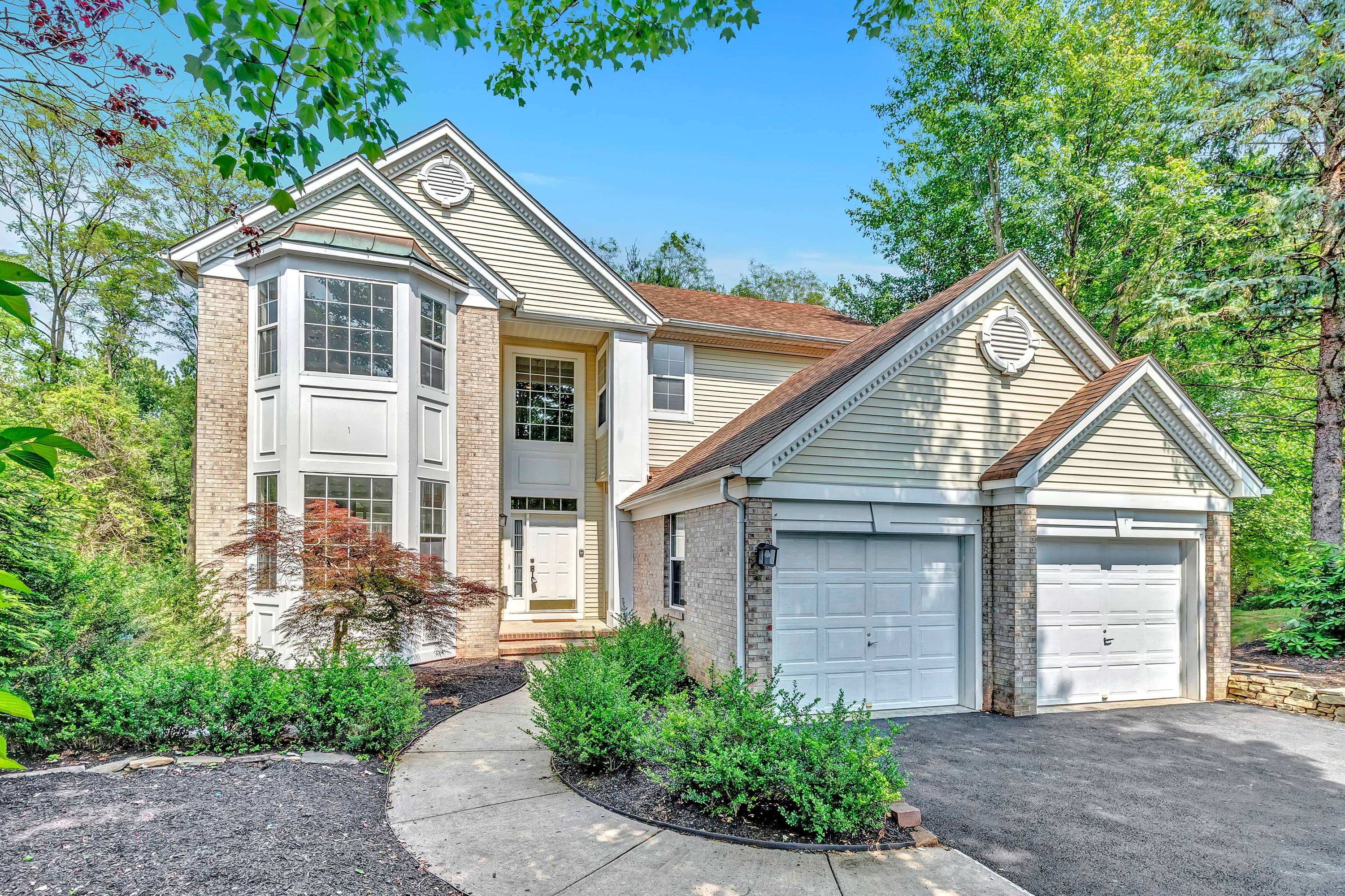 Cul-de-Sac Home with Gourmet Kitchen, Walk-Out Basement & Exceptional Community Perks