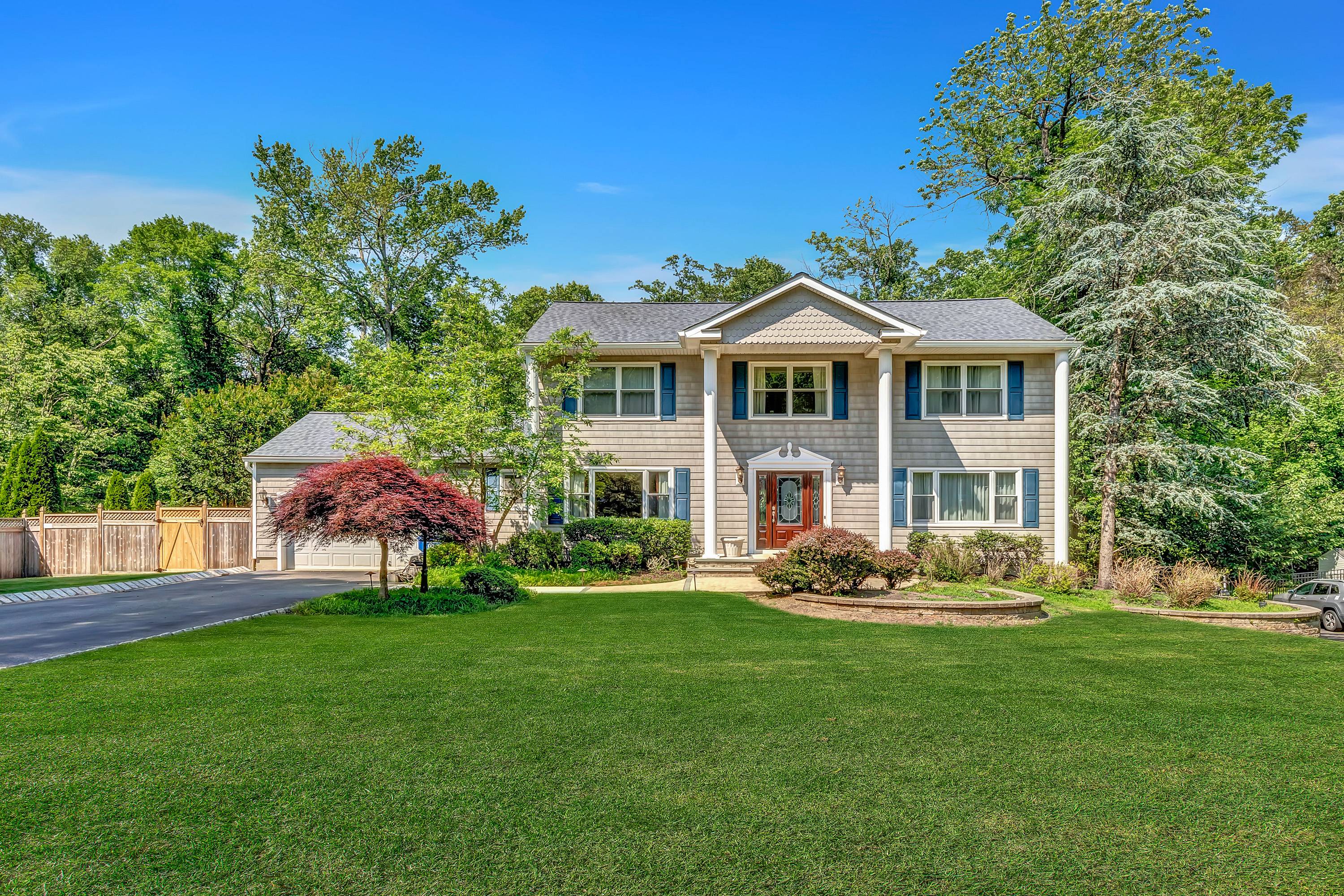 4-Bedroom Home with Chef’s Kitchen, Resort-Style Pool, and Premium Upgrades
