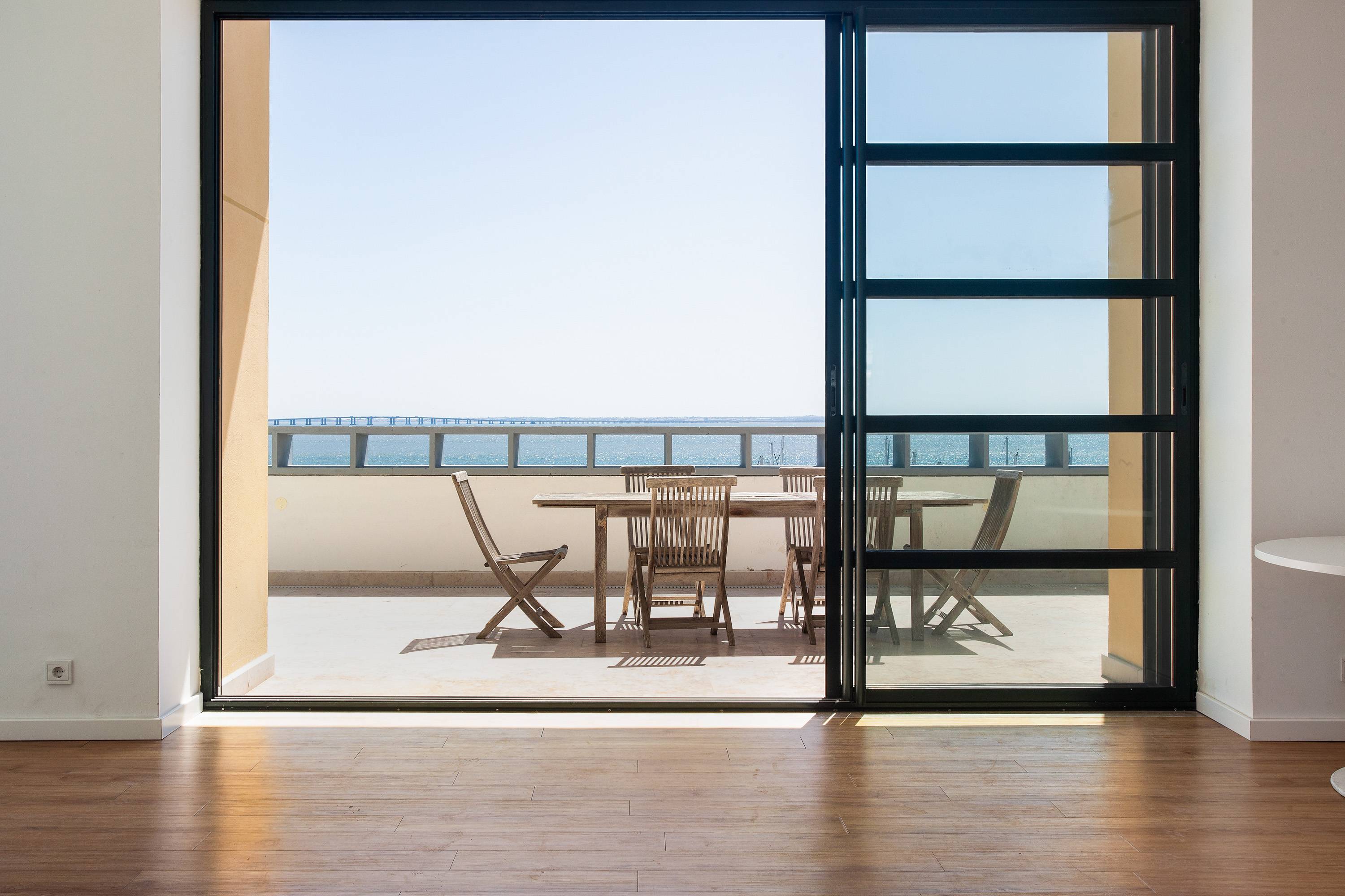 Lisbon Duplex | 4 Bedrooms | Private Pool | Scenic Terrace | River Views | Prime Location