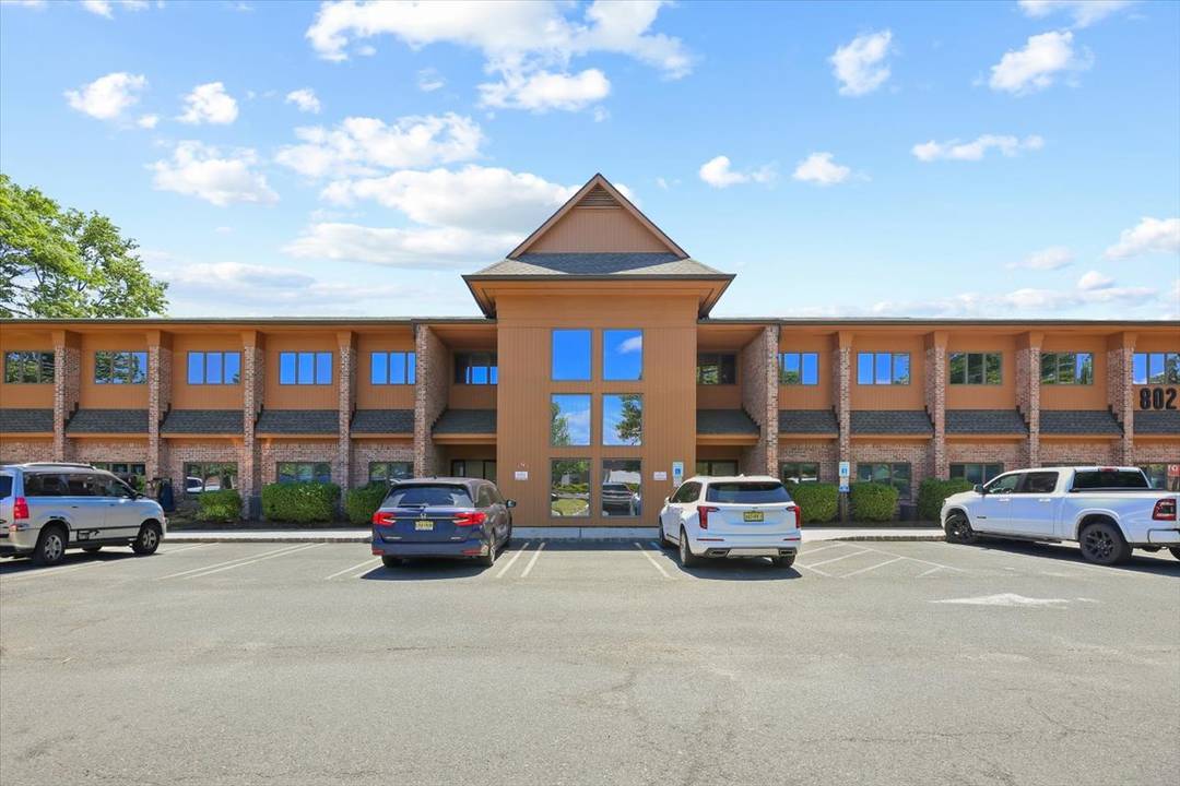 OFFICE SPACE | PRIME LOCATION