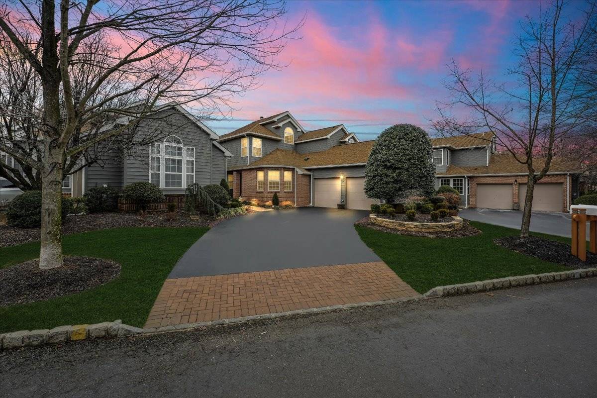 STUNNING RESIDENCE ON PALMER GOLF COURSE