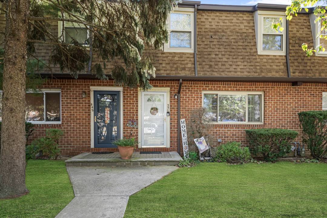 WELL MAINTAINED TOWNHOME