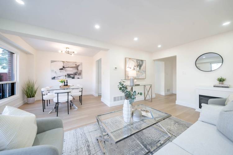 Move In Ready Townhome in Malton!