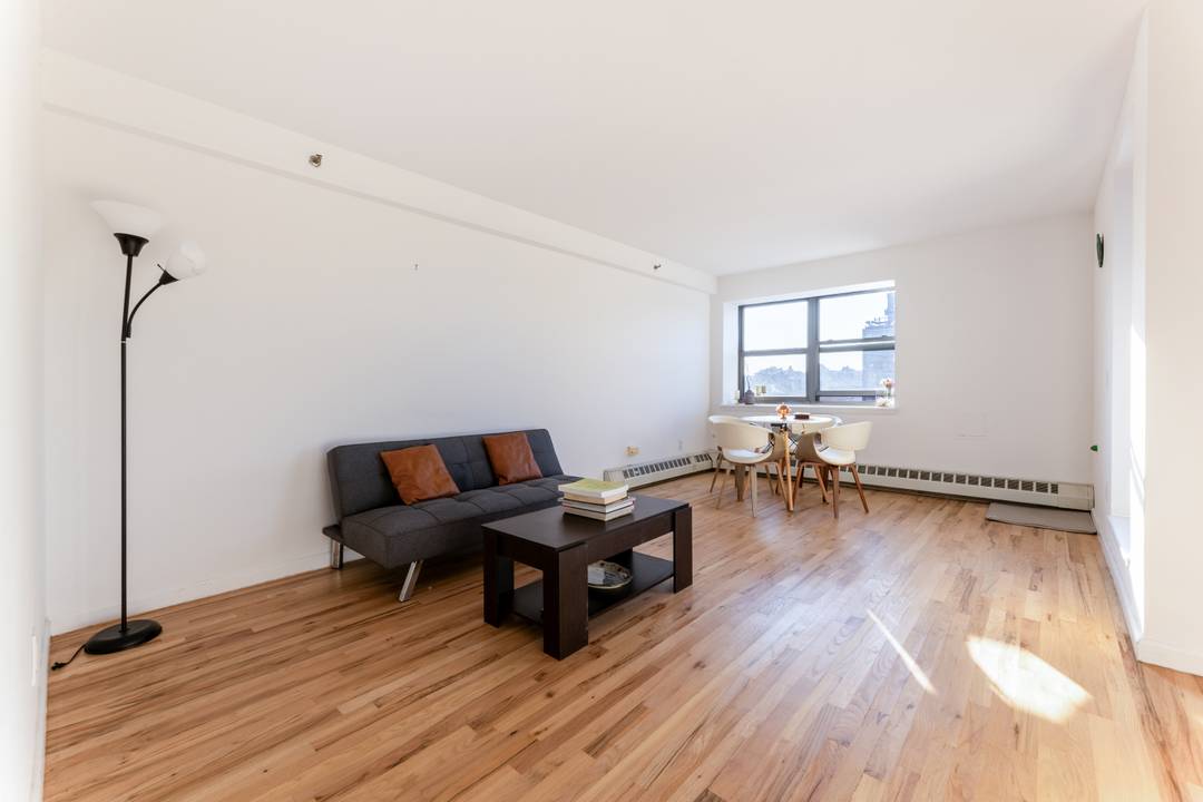 NO MAINTENANCE: Stunning 2 Bedroom, 2 Bathroom Penthouse w/Terrace