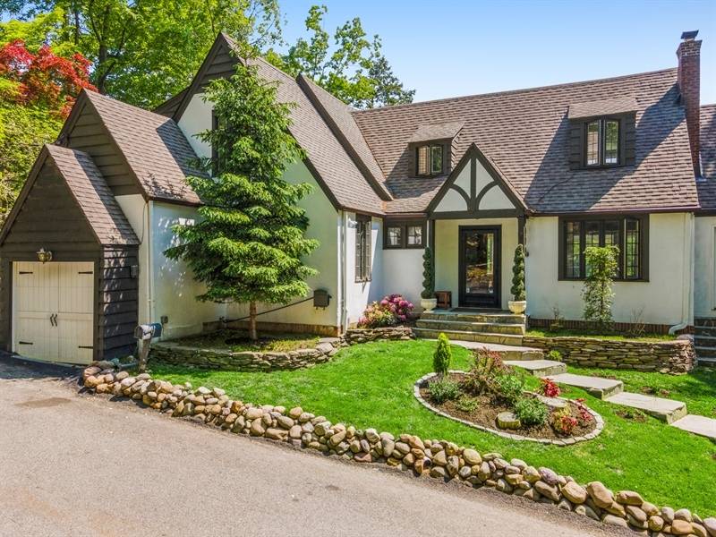 Lake Front English Tudor Pompton Lakes, NJ