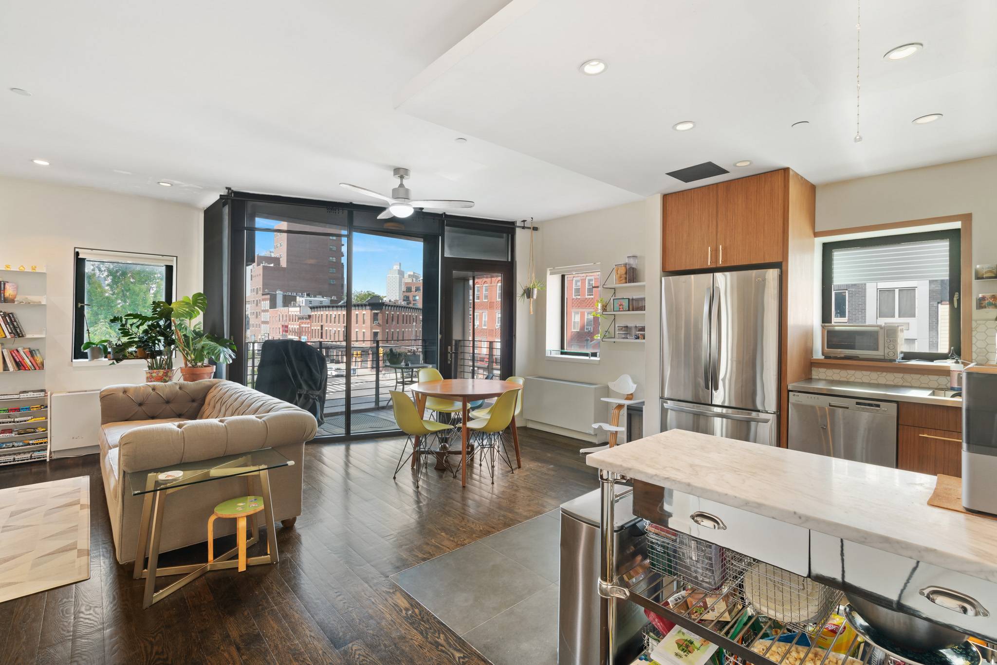 2 Bed/2 Bath + Balcony Luxury Loft Like Condo in the Heart of LIC - East of East Condominium