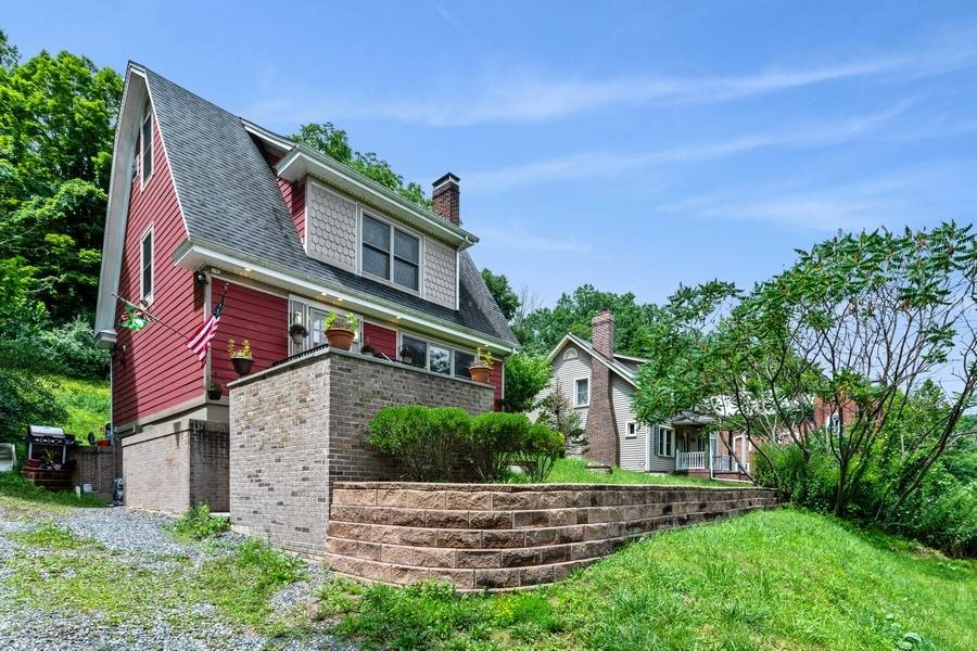 Move in Ready! Amazing Location! Dont miss this amazing home in Glen Gardner!