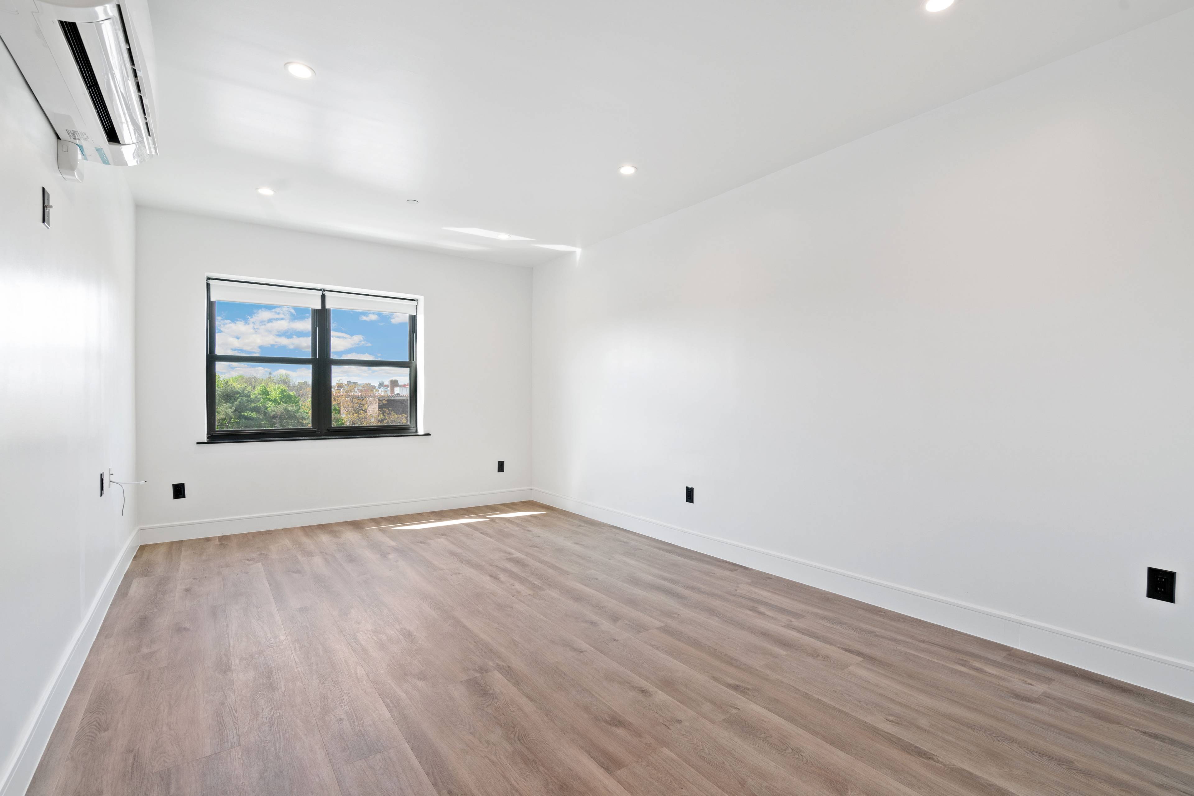 Luxury Studio Apt--Prime Jackson Heights--Modern Finishes