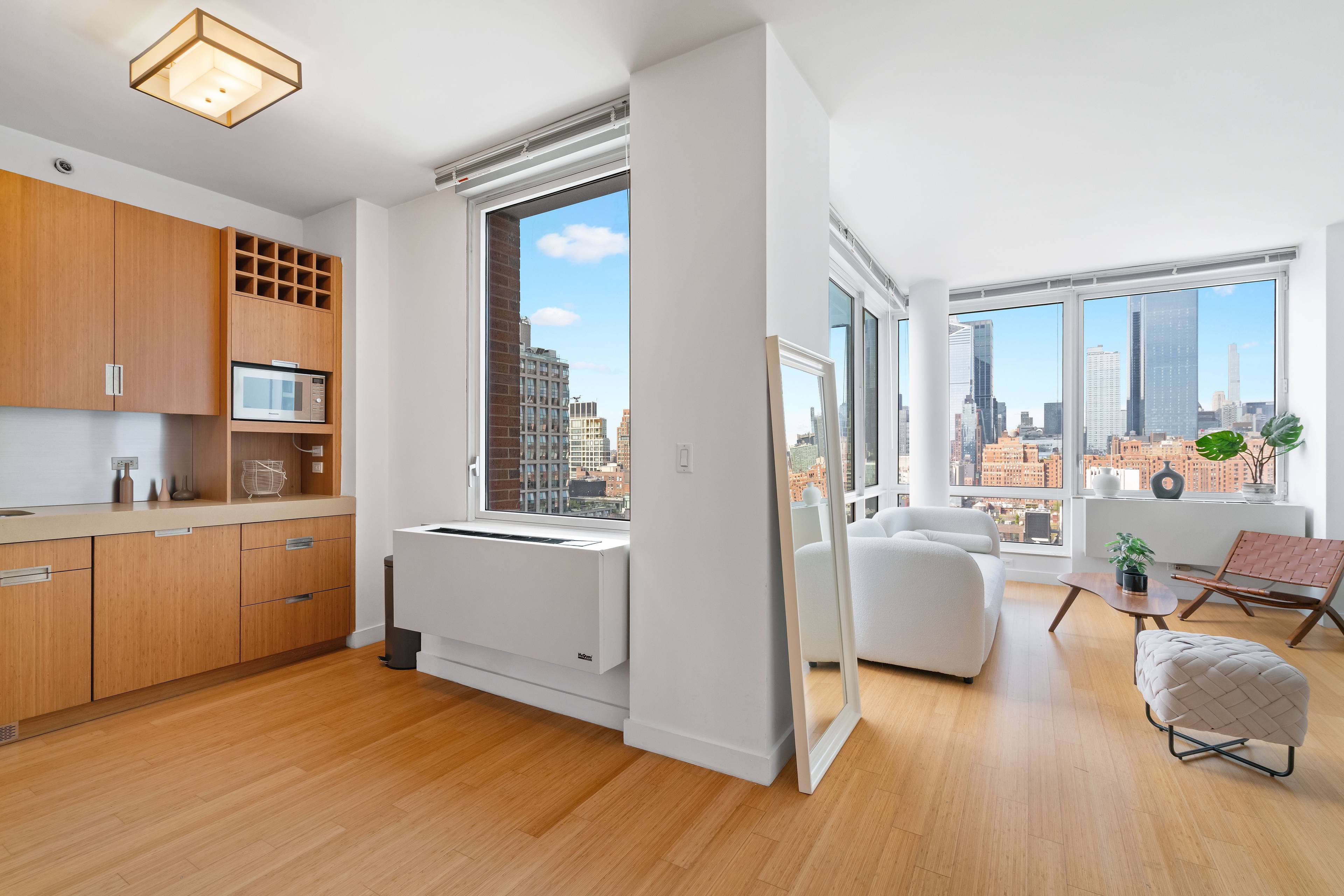 Luxurious  corner. one bedroom   with water views   in Chelsea