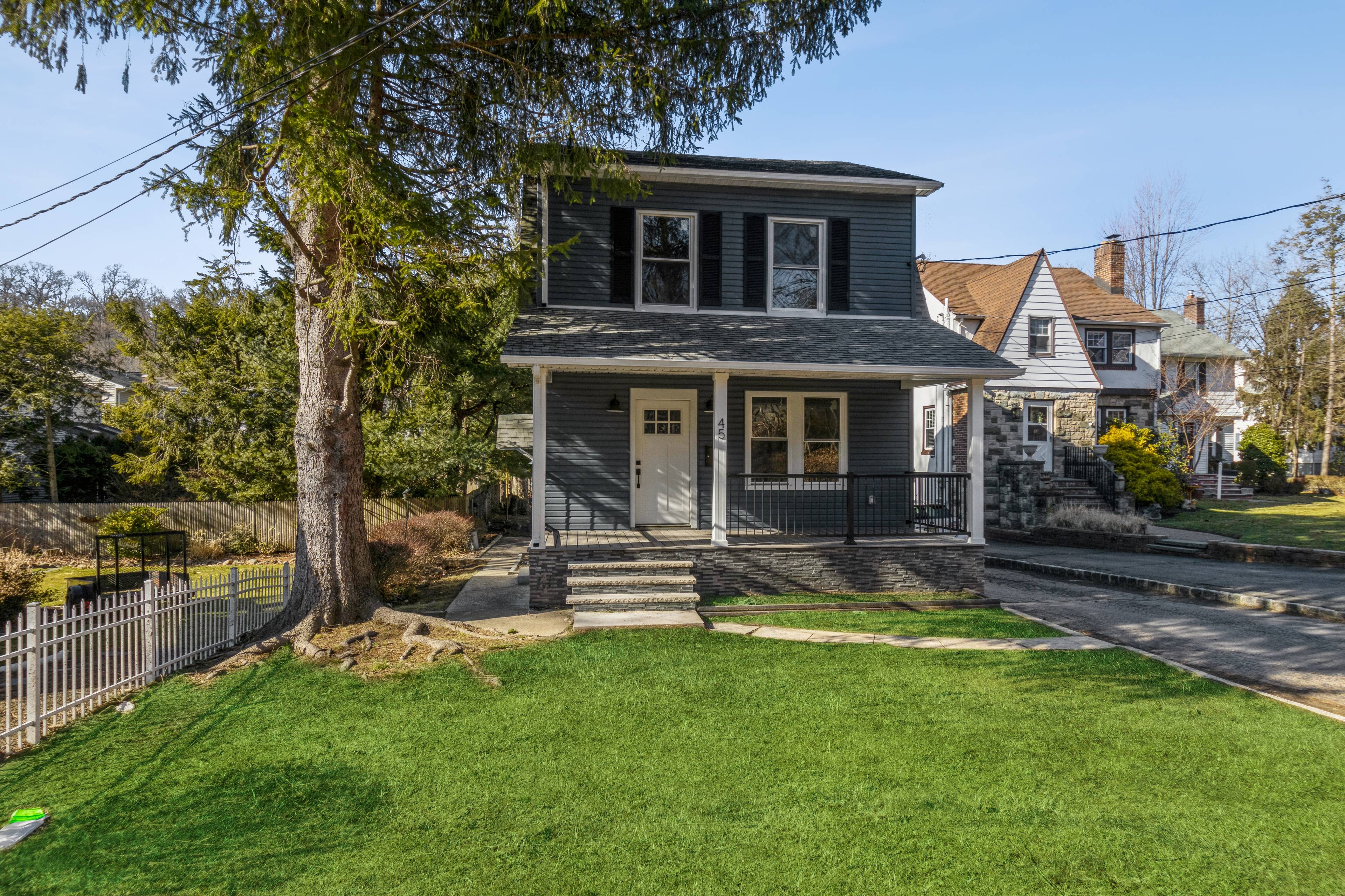 Must see! Newly Renovated 3 Bedroom 2.5 Bathroom Beauty w/ Finished Basement!