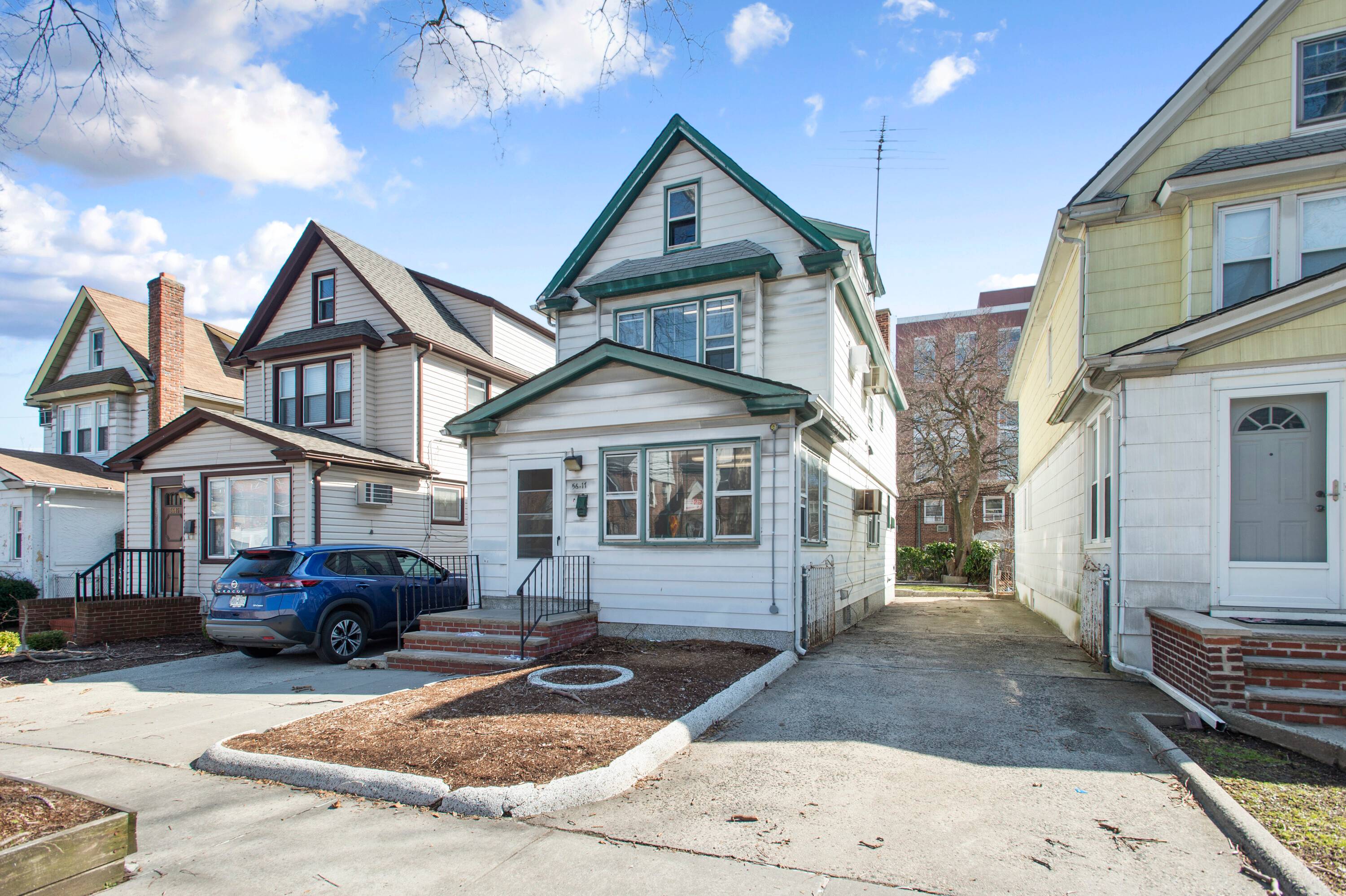 Detached Single Family Home In Flushing