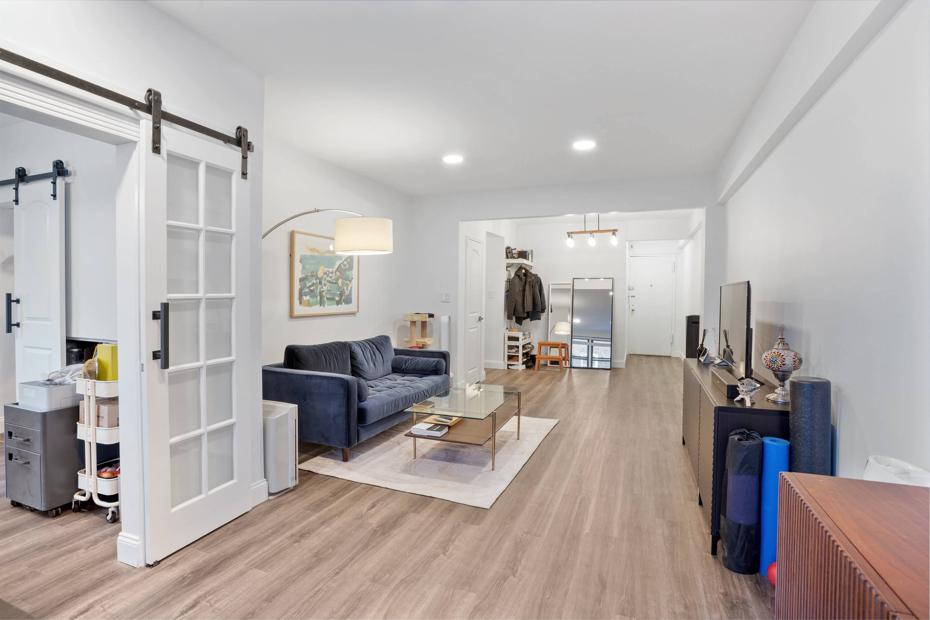 beautifully  renovated two Bedroom for sale in the heart of the Forest Hills