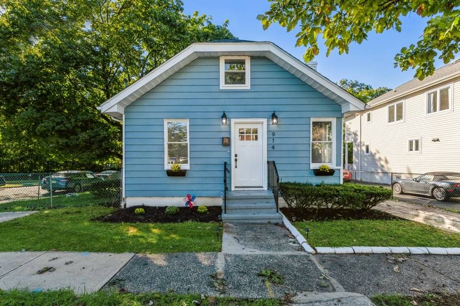 Spectacular 3 bed/2bath Ranch!