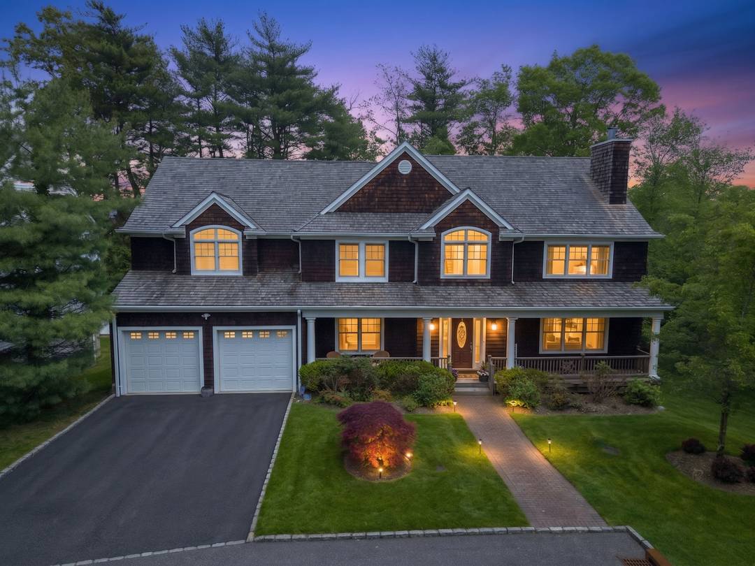 Elegant Center Hall Colonial  in Mill Neck Estates